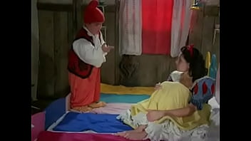 Snow white and 7 dwarfs - XVIDEOS.COM