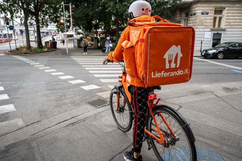 Just Eat Takeaway gaat seksspeeltjes bezorgen - RetailTrends